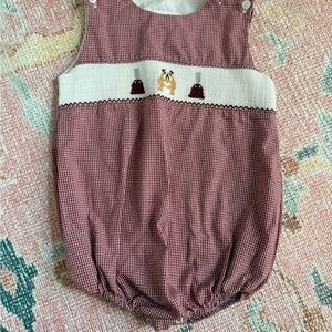 Mississippi State (MSU) Bulldogs smocked bubble with cowbells and bulldog